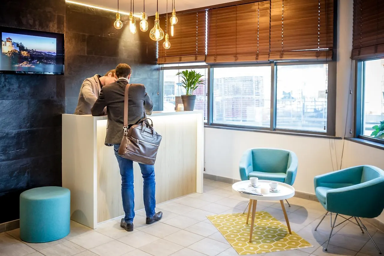 ****  Best Western Plus Hotel Vannes Centre Ville Francja